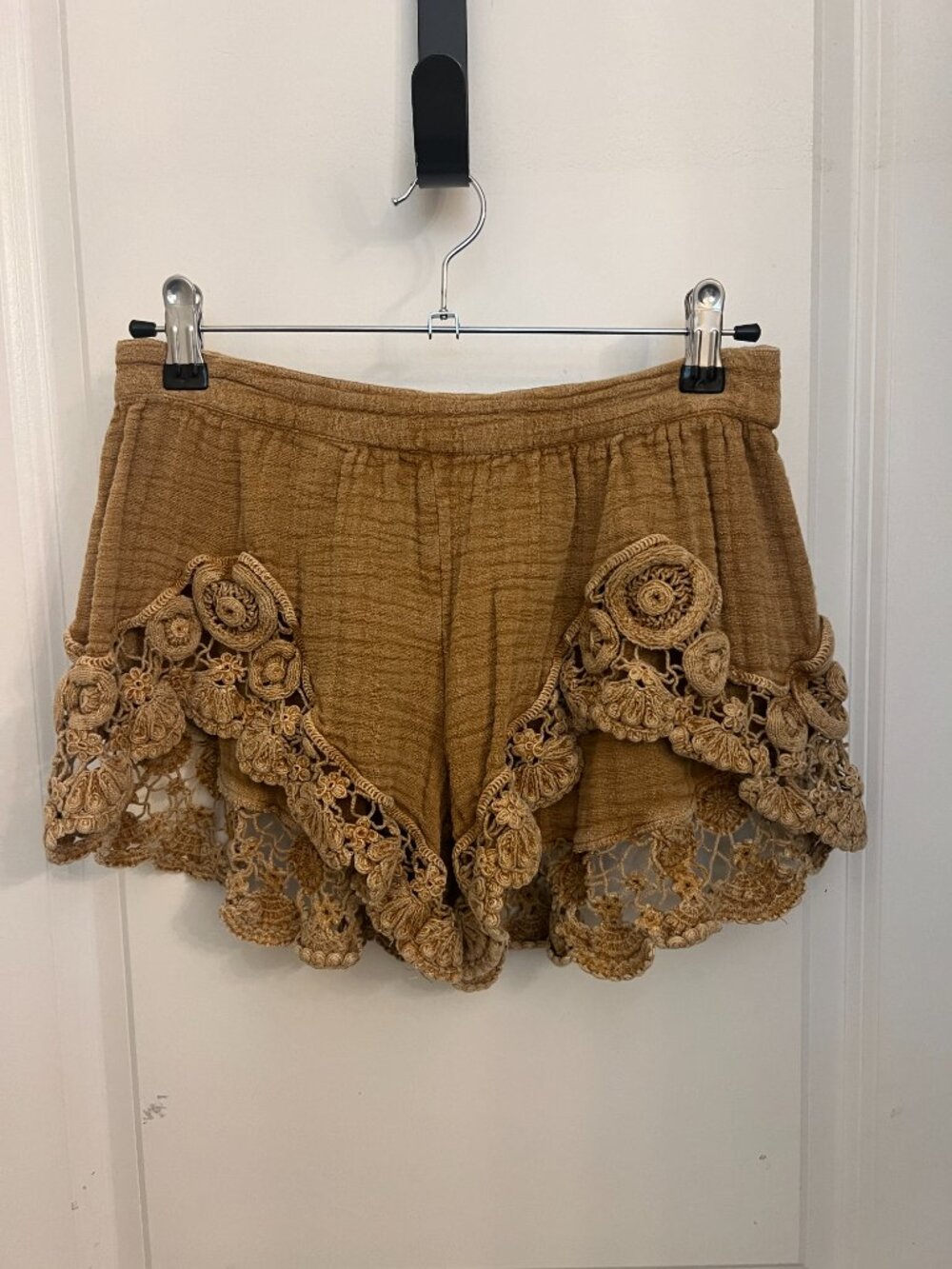 Free People Soft Skies Crochet Shorts XS Tan Bohemian Beachy resort Festival